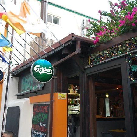 Harrys Inn Guesthouse Lárnaca Exterior foto